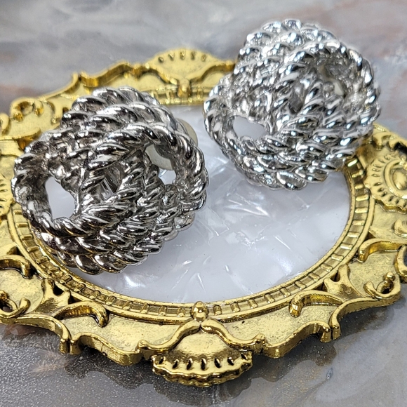 Jewelry - Elegant Silver Twisted Rope Earrings